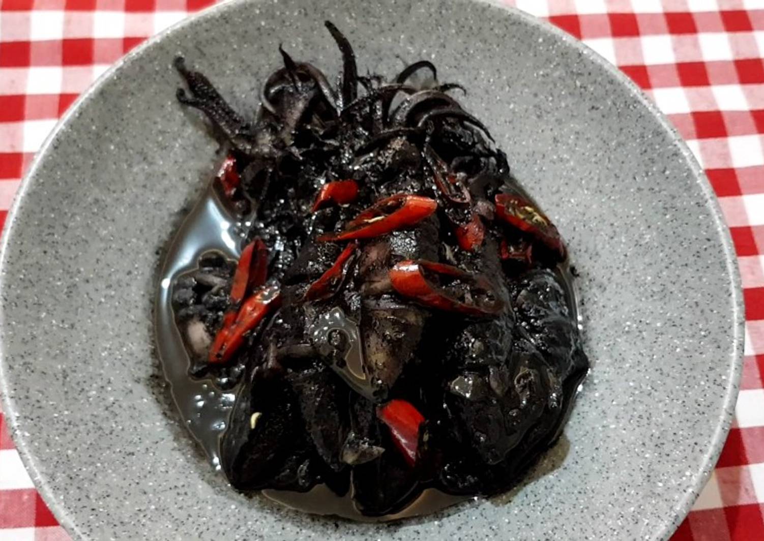 Resep Cumi Bumbu Hitam oleh Semira Margaretha - Cookpad