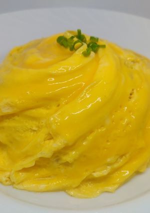 A picture of Japanese Tornado Omelette Rice.