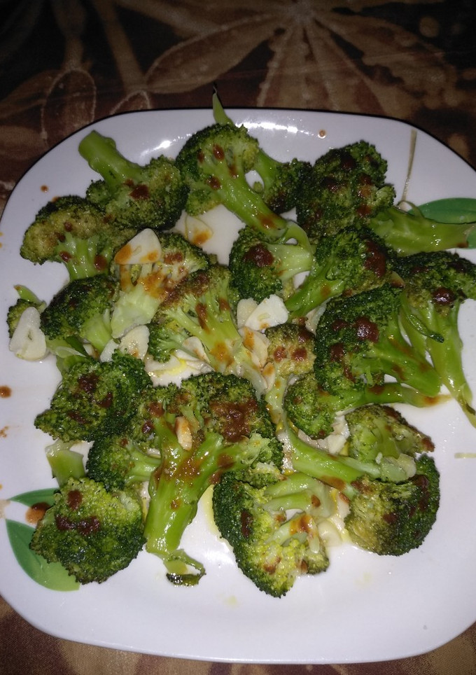Una foto de Brócoli con ajo y tabasco