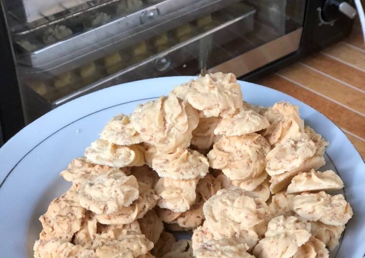 Langkah Mudah untuk Membuat Cookies Sagu Keju, Lezat Sekali