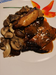 Una foto de Secreto ibérico de cerdo al horno con salsa de PX