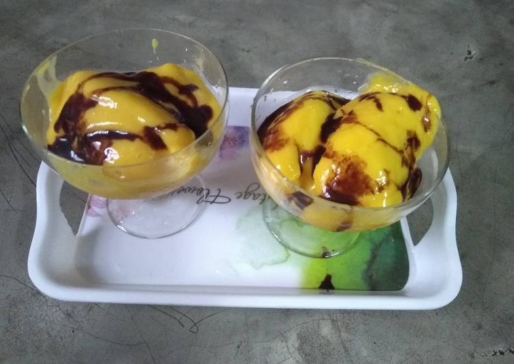 Recipe of Ultimate Frozen yogurt with mango