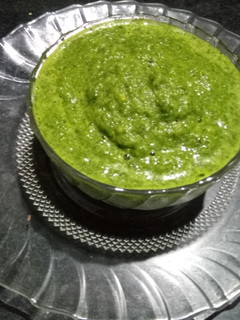 A picture of Mango green chutney.