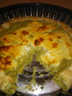Una foto de Tarta de brócoli y salsa blanca