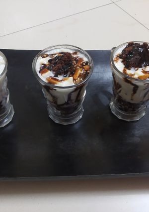 બ્રાઉની શોટ્સ(Brownie Shots Recipe in Gujarati) રેસીપી મુખ્ય ફોટો
