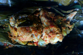 Bagaimana Menyiapkan Pepes Ayam Bumbu Rempah Praktis