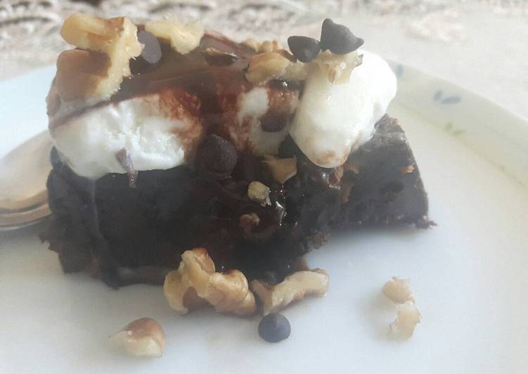 Chocolate walnut brownie