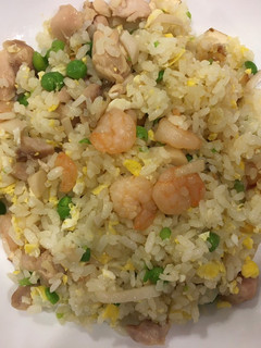 蝦仁雞肉什錦炒飯 的食譜成品照片