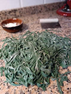 Una foto de Tallarines verdes de espirulina (pasta fresca)