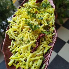 A picture of Puli adiyappam.