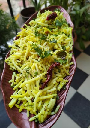 A picture of Puli adiyappam.
