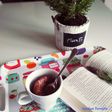 Mug cake de cacao y nueces con corazón de crema de chocolate
