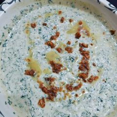 A picture of Bhathua raita.