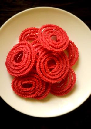 A picture of Beetroot murukku.