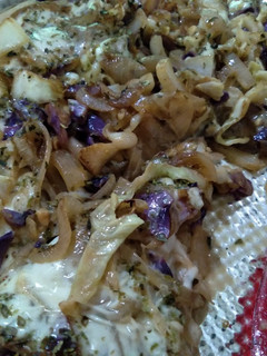 Una foto de Pizza de repollo y cebolla