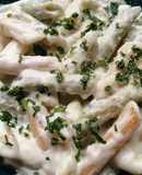 Sajtos-fokhagymás penne tészta