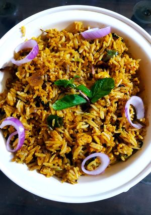 A picture of Chicken kima pudina rice.