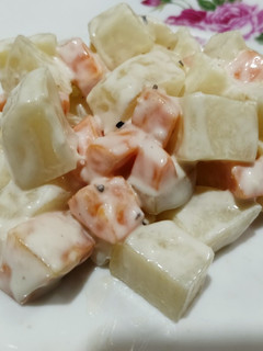 Una foto de Ensalada de papas y zanahoria