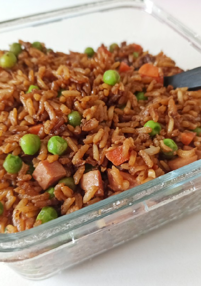 Una foto de Arroz tres delicias
