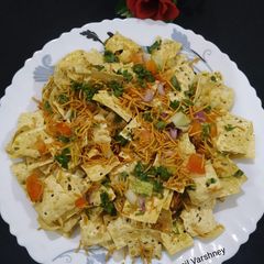 A picture of Chaat (Papad Chat).