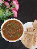 झणझणीत कोल्हापुरी आख्खा मसुर (Kolhapuri Akkha Masoor Recipe In Marathi)