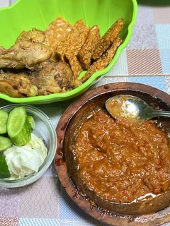 Foto resep Ayam Goreng Sambal Lamongan (Sambal Pecel Lele a.k.a)