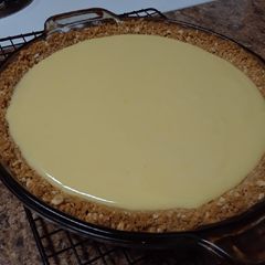 A picture of Creamy Lemon Pie.