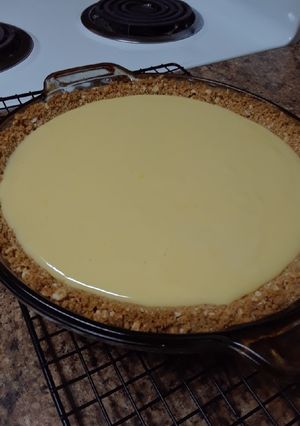 A picture of Creamy Lemon Pie.