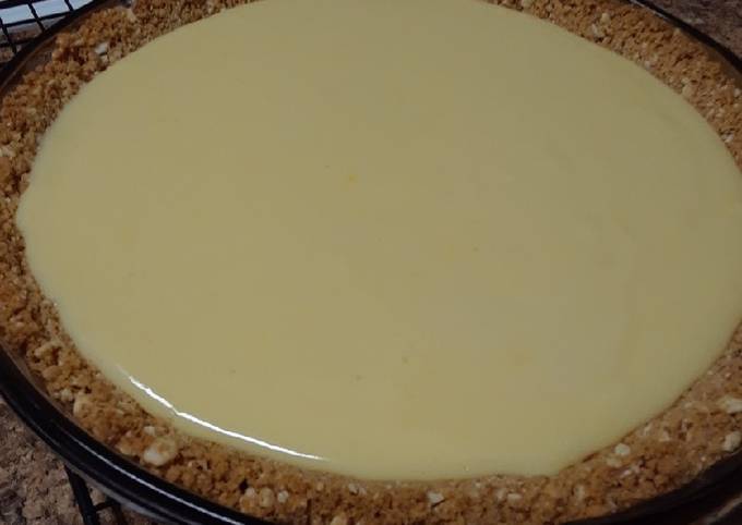 Step-by-Step Guide to Prepare Favorite Creamy Lemon Pie
