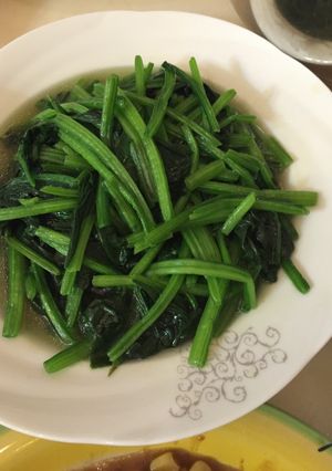 清炒菠菜 的食譜成品照片