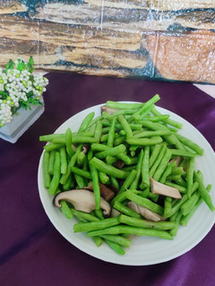 四季豆炒鮮香菇 的食譜成品照片