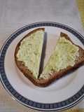 Bruschette con pesto di cetrioli