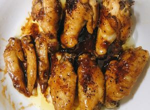 Hình của món Cánh gà chiên sốt mật ong.