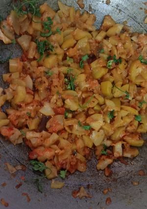A picture of Spicy bottle guard veg.