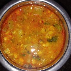A picture of Lauki aur Chane ki dal ki sabji.
