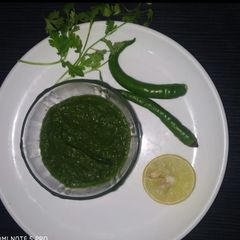 A picture of Green coriander chutney.