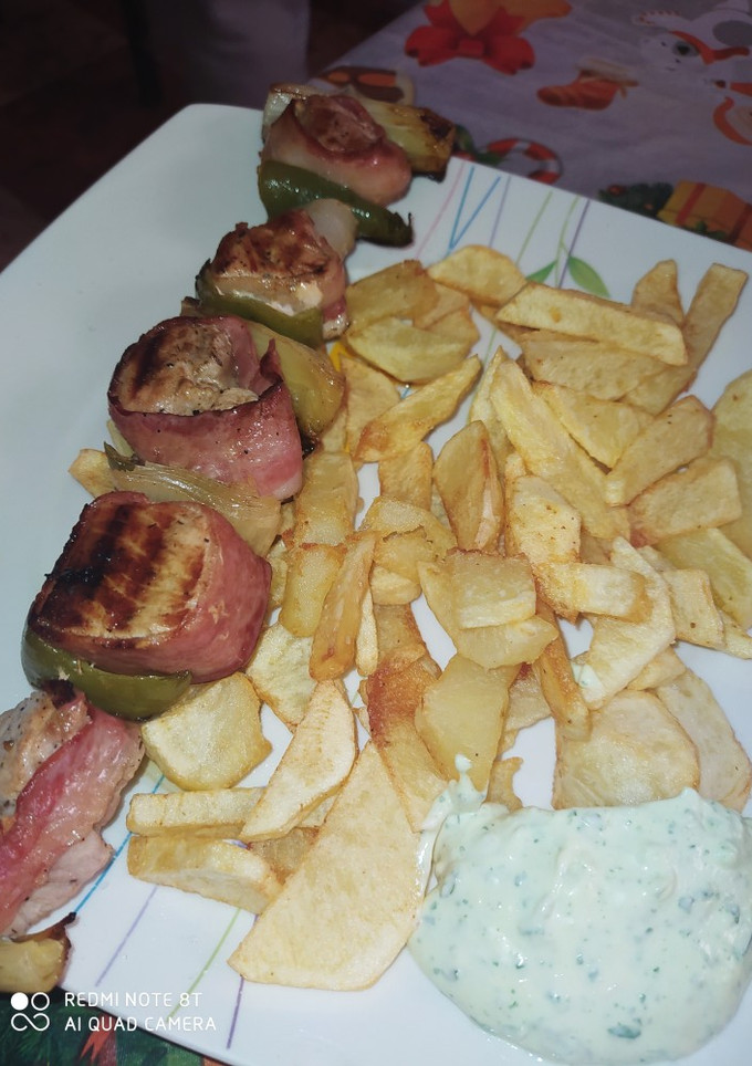 Una foto de Brochetas de cerdo