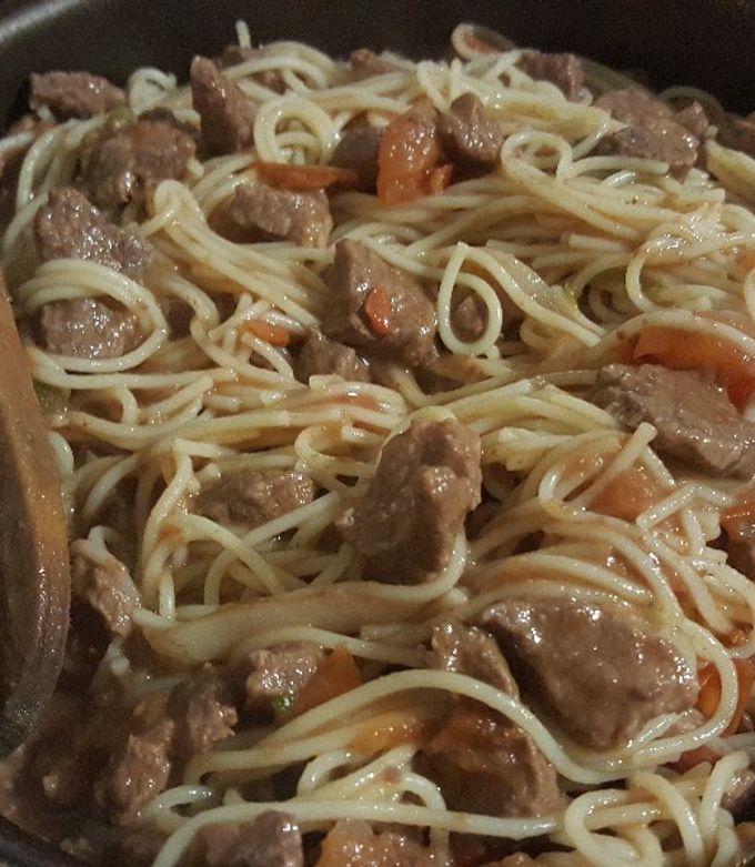 Una foto de Spaghetti con carne de res