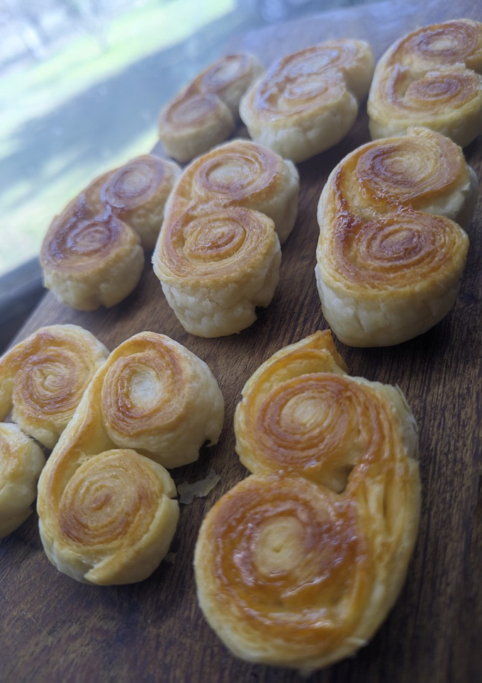 Una foto de Palmeritas caseras con tapas de empanadas!