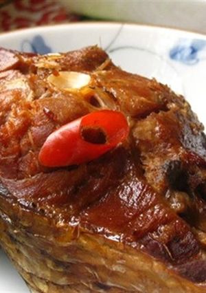 Hình của món Cá trắm kho riềng rục xương.