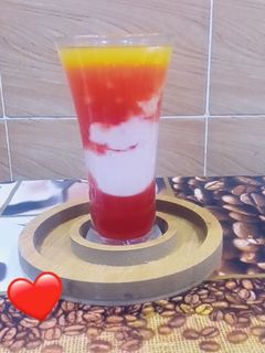 صورة لوصفة عصير كوكتال بالطبقات🍓🍌🍹