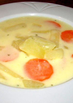 Tejfölös karalábéleves recept fotója