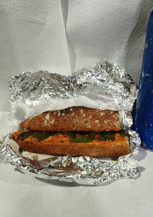 Una foto de Bocadillo de moje con pimientos del padrón