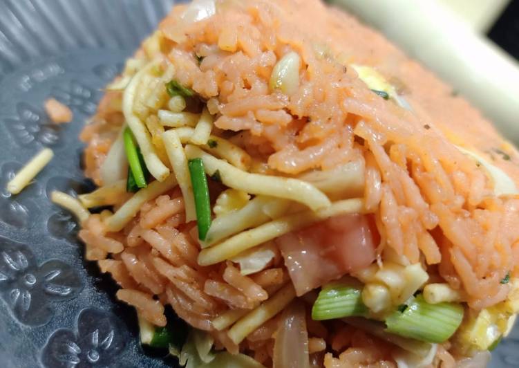 Recipe of Homemade Tripple Fried Schezwan Rice With Noodels