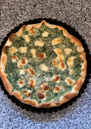 Una foto de Pascualina, tarta de acelga. Fácil, rica, cremosa