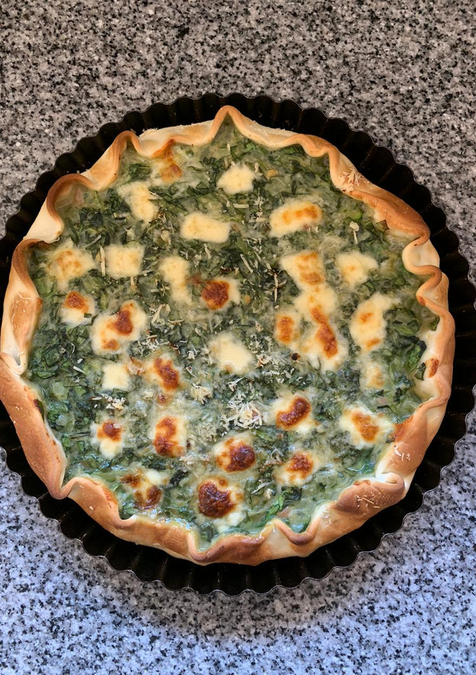 Una foto de Pascualina, tarta de acelga. Fácil, rica, cremosa