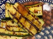 A picture of lemon vinaigrette salad dressing