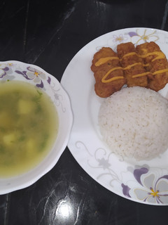 Una foto de Croquetas de pollo- caldo de pollo