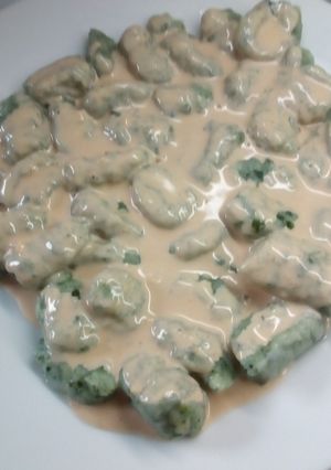 Una foto de Gnocchis de espinaca a la Octavio (salsa de roquefort)