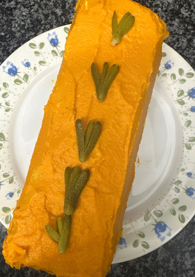 Una foto de 578. Pastel de ensaladilla rusa con un toque de manzana (entrante)